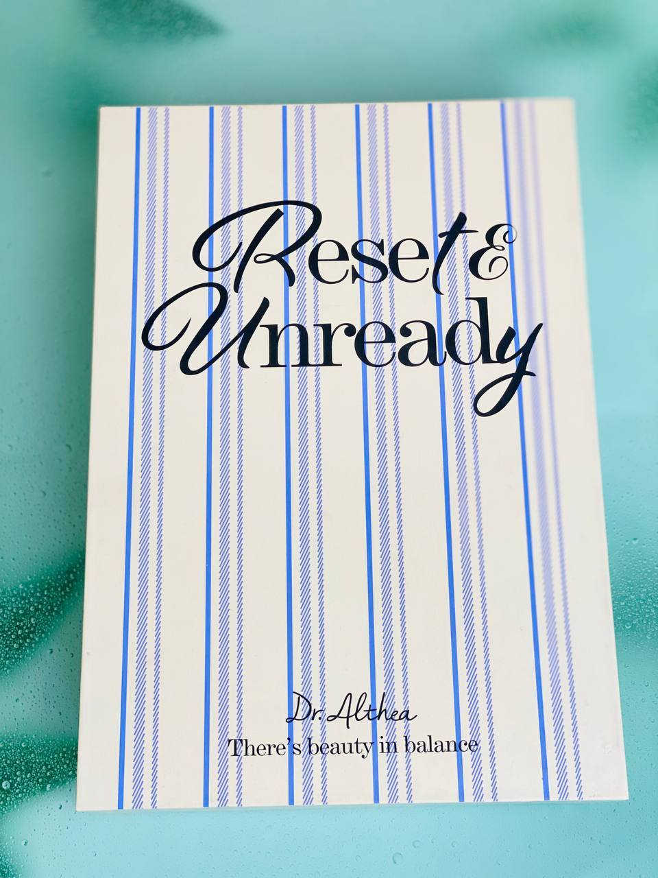 مجموعة هدايا للعناية بالبشرة من ماركة دكتور ألثيا (Dr. Althea) الكورية. 

بلسم التنظيف (Pure Grinding Cleansing Balm) وجل التنظيف بالأحماض الأمينية (Green Relief Amino Gel Cleanser). 

سيروم فيتامين سي اللطيف (Gentle Vitamin C Serum) وكريمات مرطبة (كريم 345 Relief وكريم 147 HA). 

تتميز المنتجات بتركيبات غنية بالمكونات الطبيعية ومصممة لتكون لطيفة وفعالة على البشرة، حتى الحساسة منها
يوجد خدمة توصيل لجميع محافضات العراق


**إذا كنت صاحب هذا الإعلان وتريد حذفه لأي سبب، رجاءا أرسل رسالة إلى الدعم الفني**