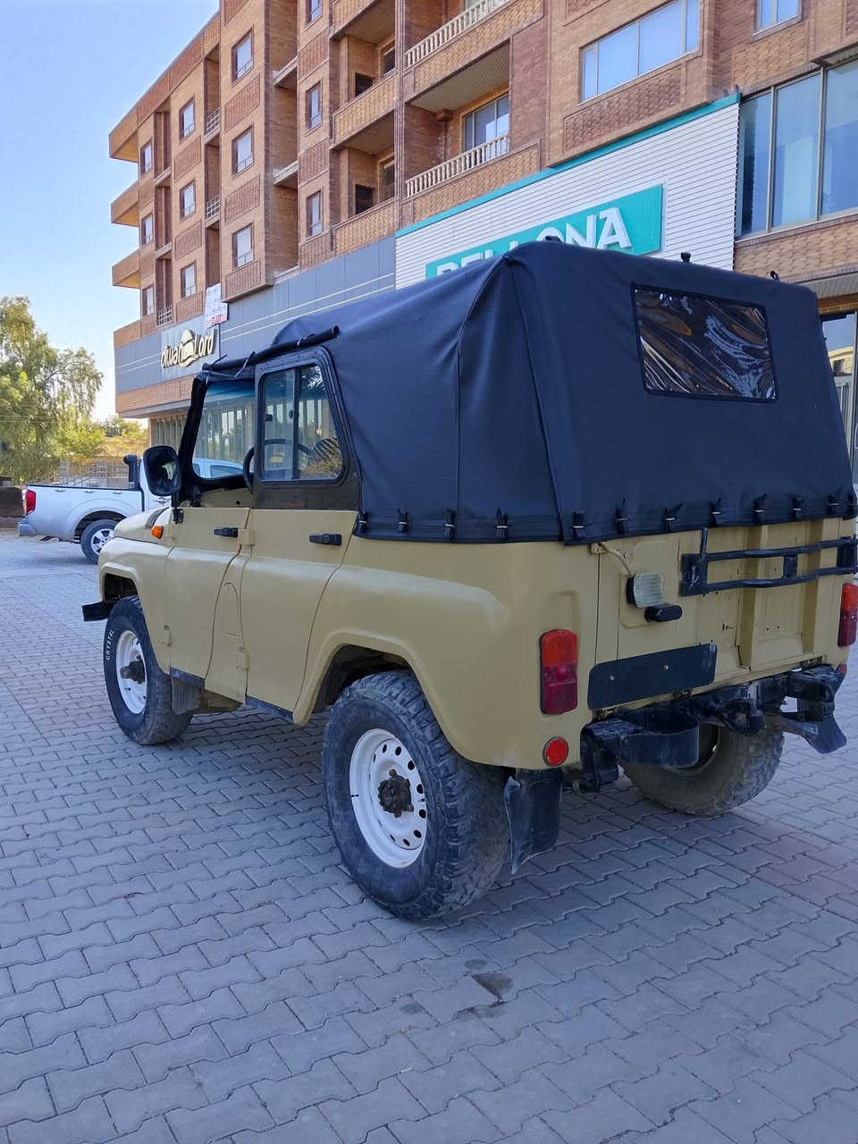 واز ٢٠٠٥
بدون رقم 
میکنة اونجي
گیر اوتوماتک
شراي یتصل ***********
