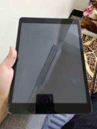 ايباد 9 بدون ملحقات شاشه فطر ممثر بغداد  07712901090