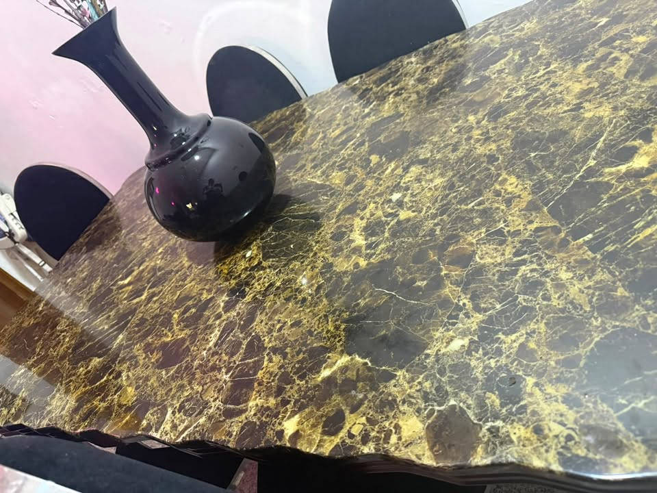 السلام عليكم
ميز مرمر ثقيل جداً للبيع 
واتساب ***********
