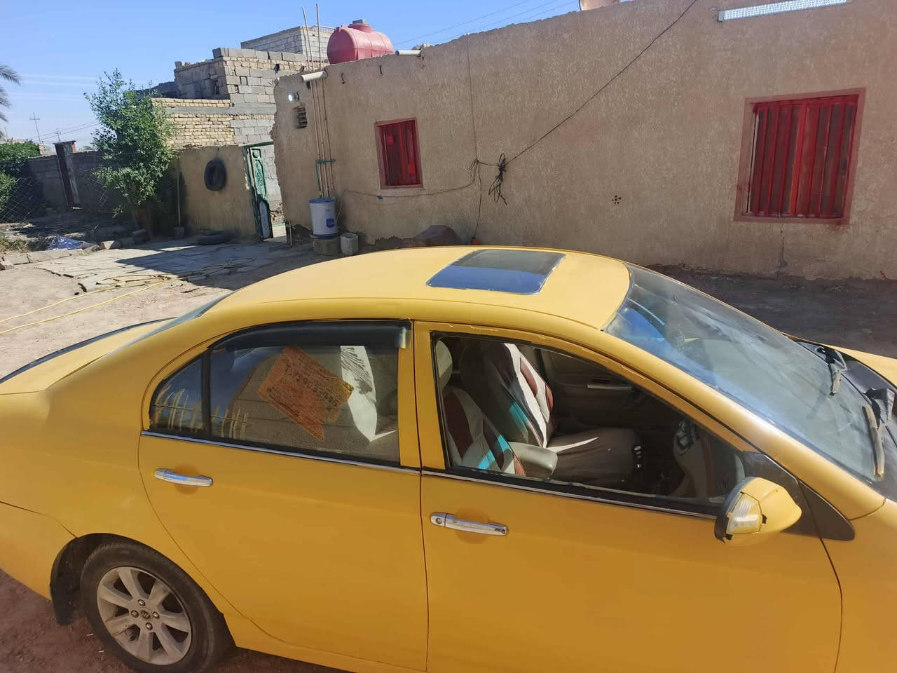 السلام عليكم سياره ليفان موديل 13 بسمي مصفره تبريد شغال تخم تاير نضيف السعر 28 و  بيها مجال لشاري الهاتف *********** وتساب
