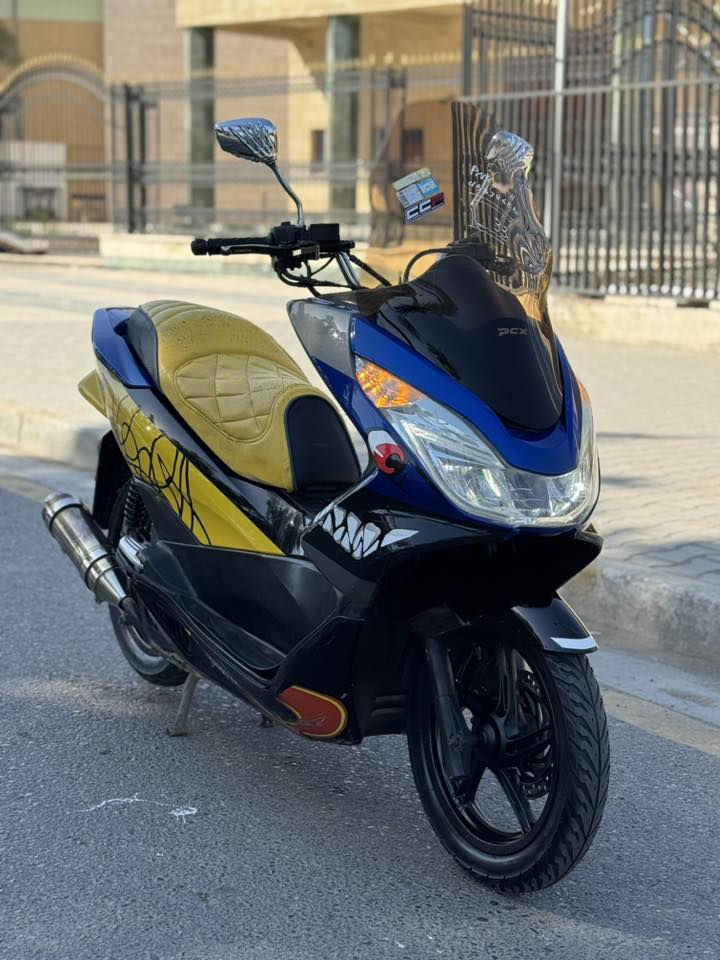 للبيع دراجه pcx  جيل ثاني  ياباني الاصلي  نوع jf  مكينه 150 حساس حرف A نوزل خطين ستان كهربائي ماشيه 7 الف زيرو الدراجه حساس ازدحام دراجه جديده  حساس شلعه معدل خير من الله دراجه تتعب تكول جديده مال جناي  مكان بغداد الكرخ السعر  12 ونص وبيهه مجال وبيهه مجال والاستفسار  ***********
