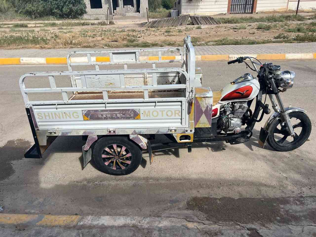 السلام عليكم للبيع ستوتة ام الطير النورس موديل 2020 أوراق كاملة اوصوليه شرط الشاصي والركبه شركه مكفولة  كهربائية كلها شغاله و المحرك  بس النمره الثالثه ما تشتغل والباقي كلها شغاله السعر 1400 وبيها مجال قليل الي مو شراي لا يتعبني مكاني ديالى دلي عباس الاتصال ***********
