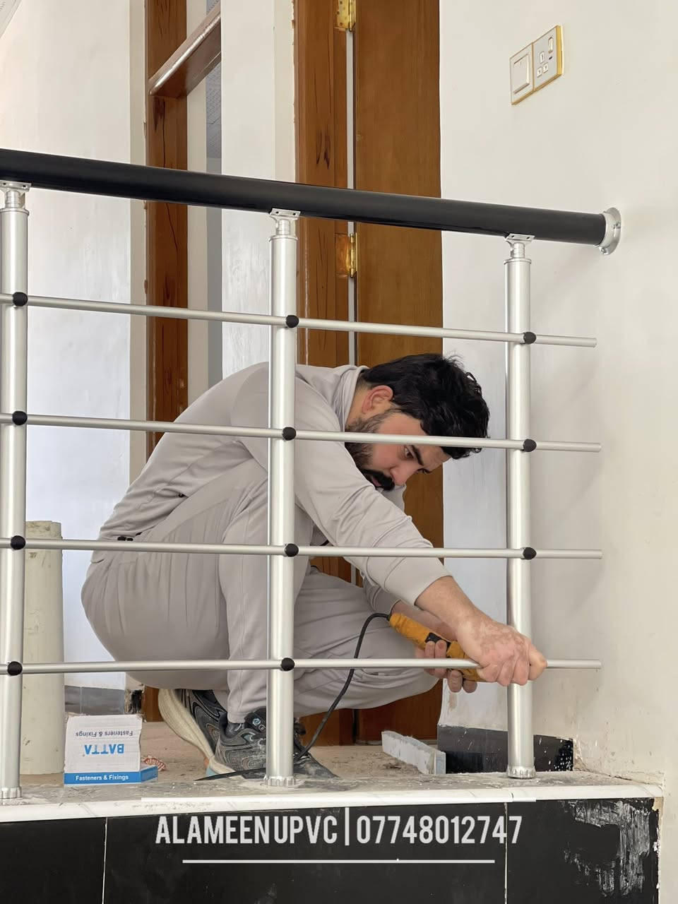 🔹 محجرات درج ألمنيوم بتصاميم عصرية وراقية
🔹 قوة ومتانة بأعلى جودة
🔹 ألوان متعددة تناسب ذوقك
🔹 تفصيل حسب طلبك

🏠 خلي درج بيتك يلمع بأناقة الألمنيوم ✨
📍 الموقع: [الانبار - حديثه - صعدة الحي العسكري ]
📞 للطلب والاستفسار: ***********
