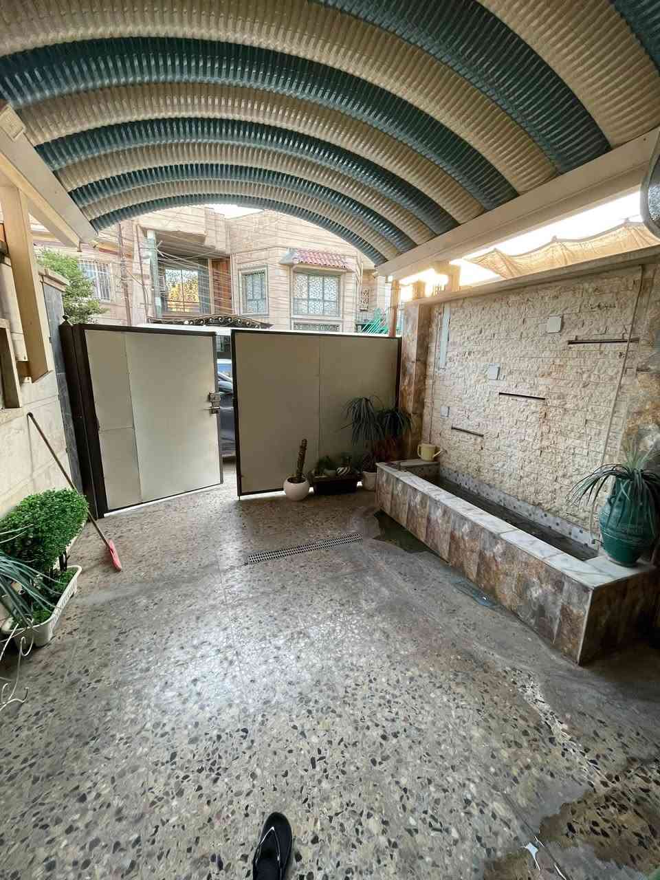 #للبيع بيت  بسعر مناسب    #السيدية
     (برج الياقوت للتطوير العقاري )

📍 موقع# البيت : مربع الضباط خلف شارع النخيل مباشرتنه              

📐 المساحة: 100 م²
▫️ الواجهة: 4 م
▫️ النزال: 25 م

#المعرفة #السعر اكتب رقم  (2) 

🔴 محتويات 3 غرفة نوم 2 حمام

📞  *********** وسام (اتصال أو واتساب)

🏢 مكتب برج الياقوت للتطوير العقاري
موقع المكتب 🔚السيدية – شارع مركز الشرطة، مدخل شارع أبو النخيل
