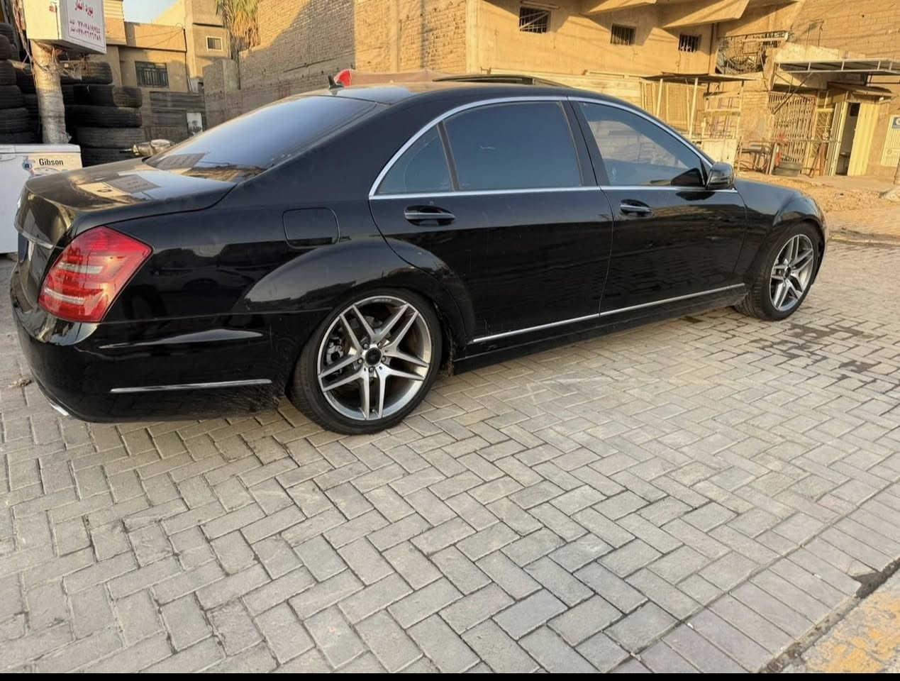 مرسيدس موديل 2009 )S350(رقم بغداد بسمي
فول فول مواصفات 5 بردات

سيارة جديد

التفاصيل والمواصفات 

بردات كهراباء 

- 5 كشنات تدفئه 

- لون اسود ملكي مع سقف سلايت 

- سيدي جنجر 6 أقراص مع نظام تشغيل Dvd +mp3 +awx+ اوديو +مع كارت ريدر + بلوتوث

- تبريد أمامي خلفي والتكم الخلفيه

-ناظور ليلي 

- 4 بيبان شفط مع صندوق كهرباء 

- رقم بغداد بسمي جديد انكليزي 

- ستيرن كهرباء

- 4 كوشنات كهرباء مع خزن حسب الوضع Vip

- جكات كهرباء  

- حساسات أمامي وخلفي 

- مرآة الجوانب عاكسه للضوء 

-مع غلق المرآة الجانبية عند الأغلاق اوتو  

-لايت زنون عالي ناصي شركة أصلي

- 

- ثلاث أنظمة للقيادة S/C/M

-البيبان الخلفية لارج الحجم الكبير رئاسي

- أحزمة الأمان يأخذ وضع قياس الجسم كهربائي 

طبعاً اكو بعد مواصفات بل نسبه للجناية يعرفوهة 

السيارة مابيه اي نقص 

ملاحظه / السياره بيه صبغ فقط دعاميه اماميه ودعاميه خلفيه فقط  

مكان السياره بغداد 

رقم ***********
