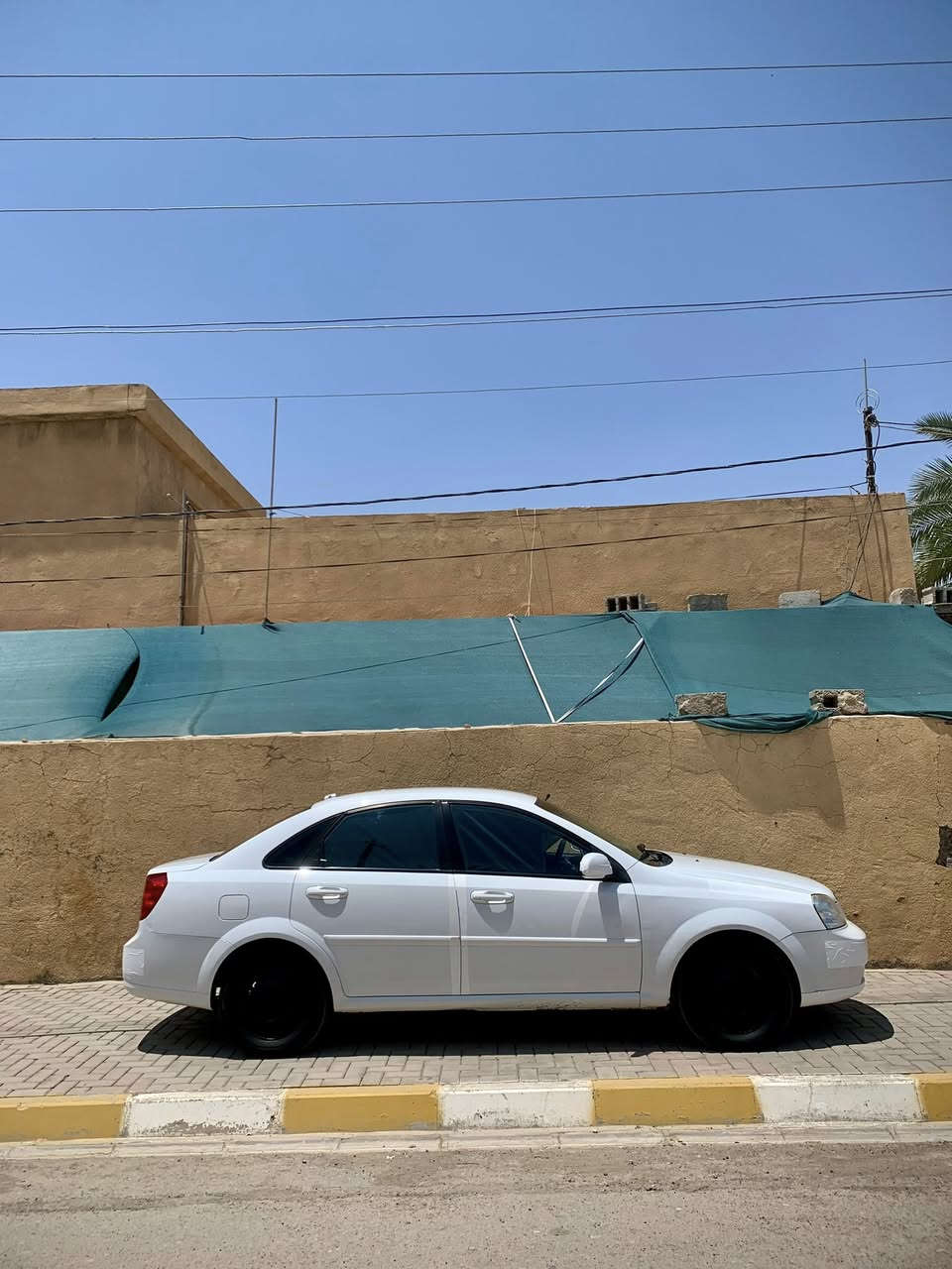 اوبترا2014
كير ومحرك مامفتوح كير عادي 
رقم أربيل بسمي تخم تاير جدد 
سياره مال بيت جاهز ***********
