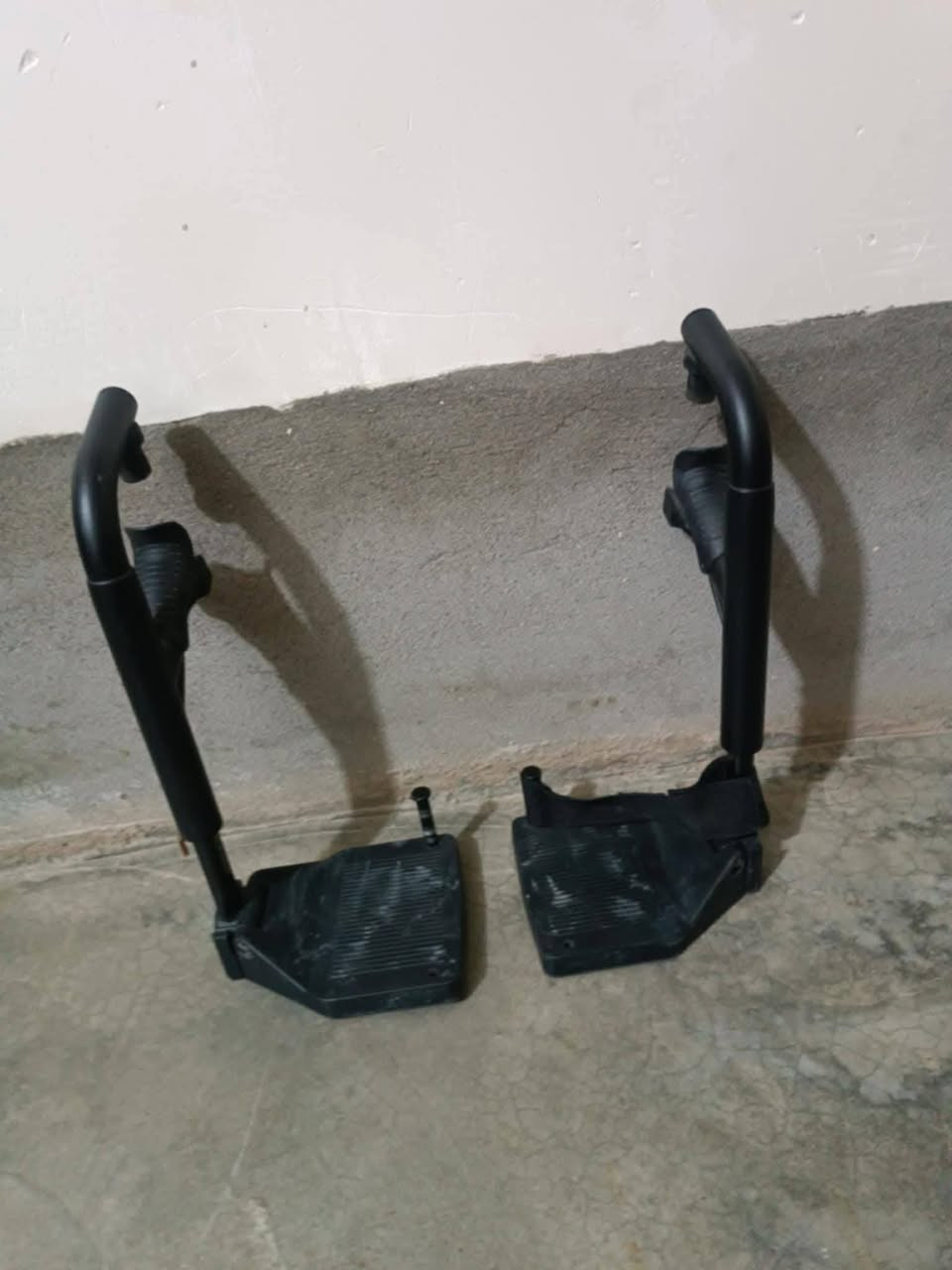 غراض كرسي برتقالي وتركي وصيني البيع موجود توصيل جميع المحافظات الاتصال *********** بي واتساب
