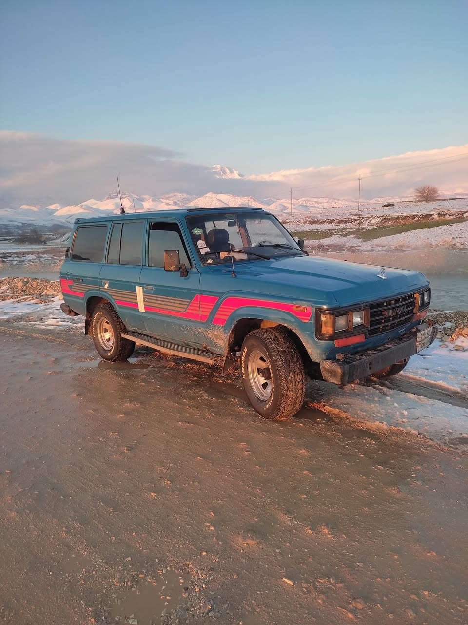 لاندکرۆز مۆدێل 85 2ئێف ئارم پلاستیک سلیمانیە گێر و مەکینە اکسل دبل اکسلی بەشەرت  سیستەم غازو بە نزین بێ کێشەیە وەرگەڕاو لێدراوی نیە 
سەیارە کە ماڵی دۆستە توندوو تۆڵە 

***********
