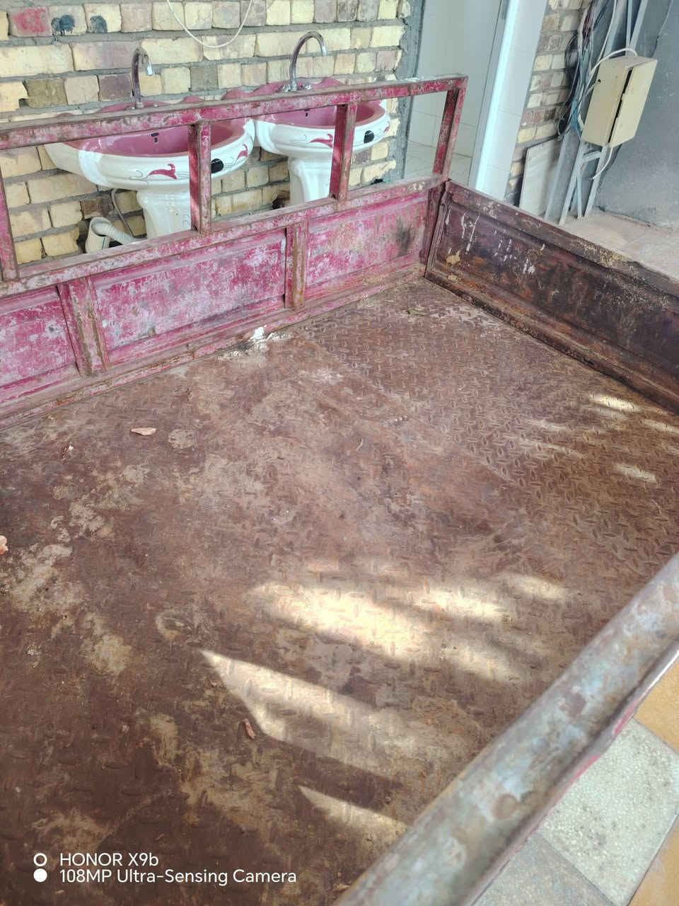 سلام عليكم ستوته ام تي ار موديل 14 رقم وسنويه محرك25 اكسن مال صقر كهربائيات شغاله  شاصي مقفول 
مكان بابل الحمزه الغربي *********** السعر 1200 وبيها مجال
