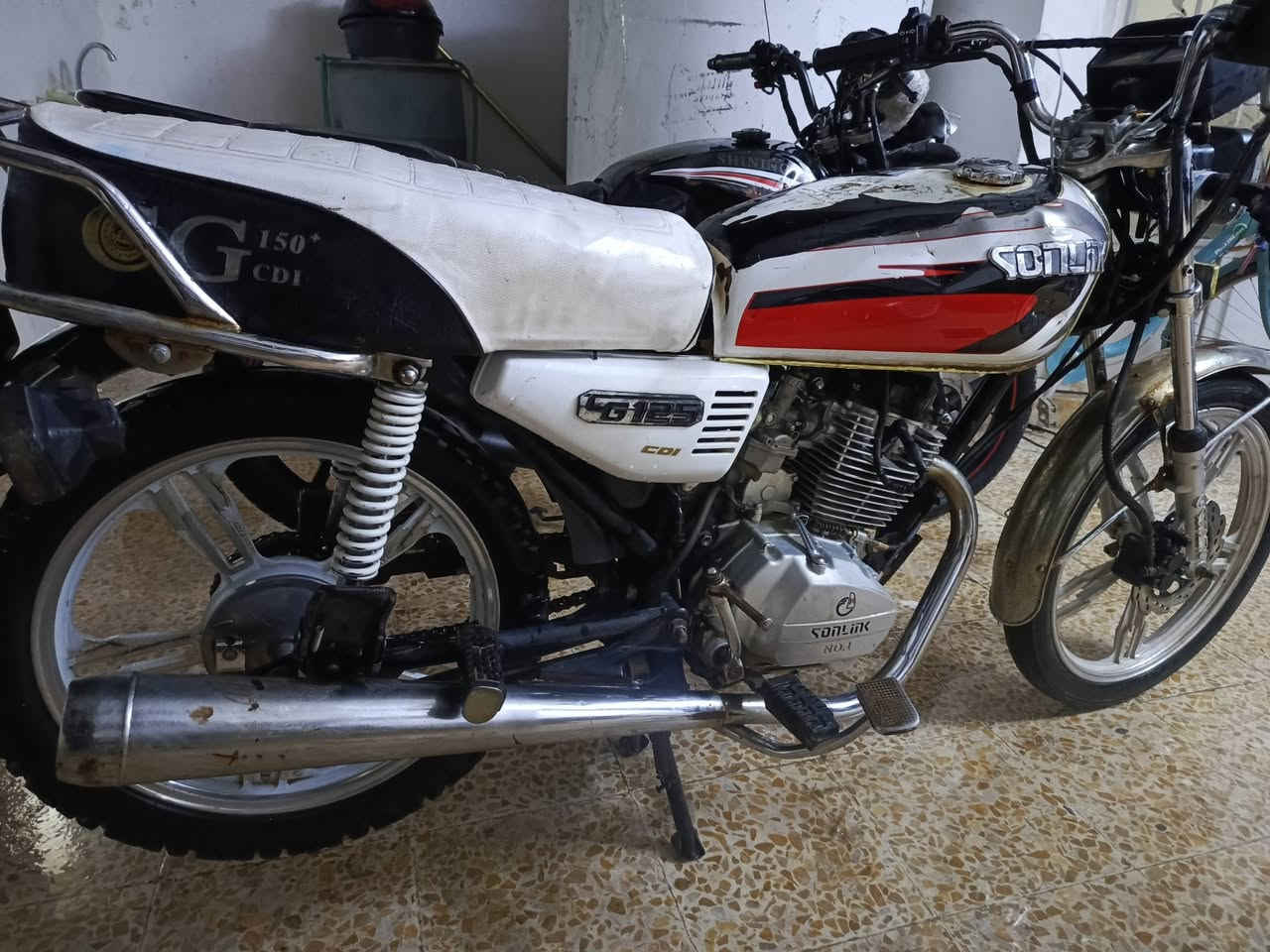 السلام عليكم... ماطور سونك موديل 2022 محرك مامفتوح بس الكير الثالث يفللت سعر 300وبي مجال قليل للشراي خاص ما اجاوب اتصال فقط 
***********
*********** مكاني كركوك
