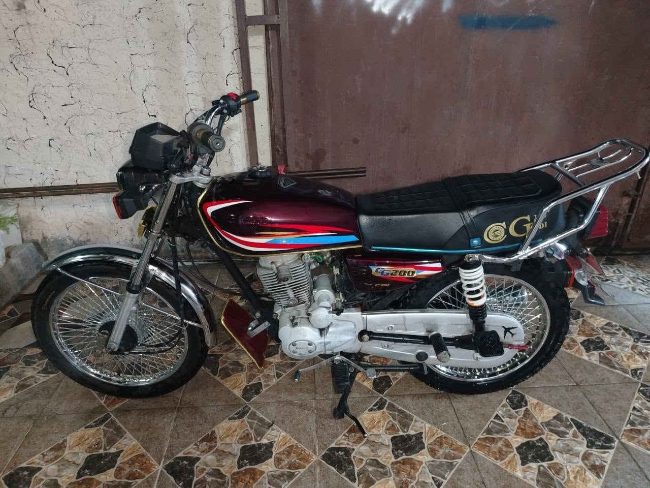 السلام عليكم
دراجة للبيع محرك 200
دراجة نضيفه اي عيب مابيها
السعر 500وبي مجال أوراق كامل


**إذا كنت صاحب هذا الإعلان وتريد حذفه لأي سبب، رجاءا أرسل رسالة إلى الدعم الفني**