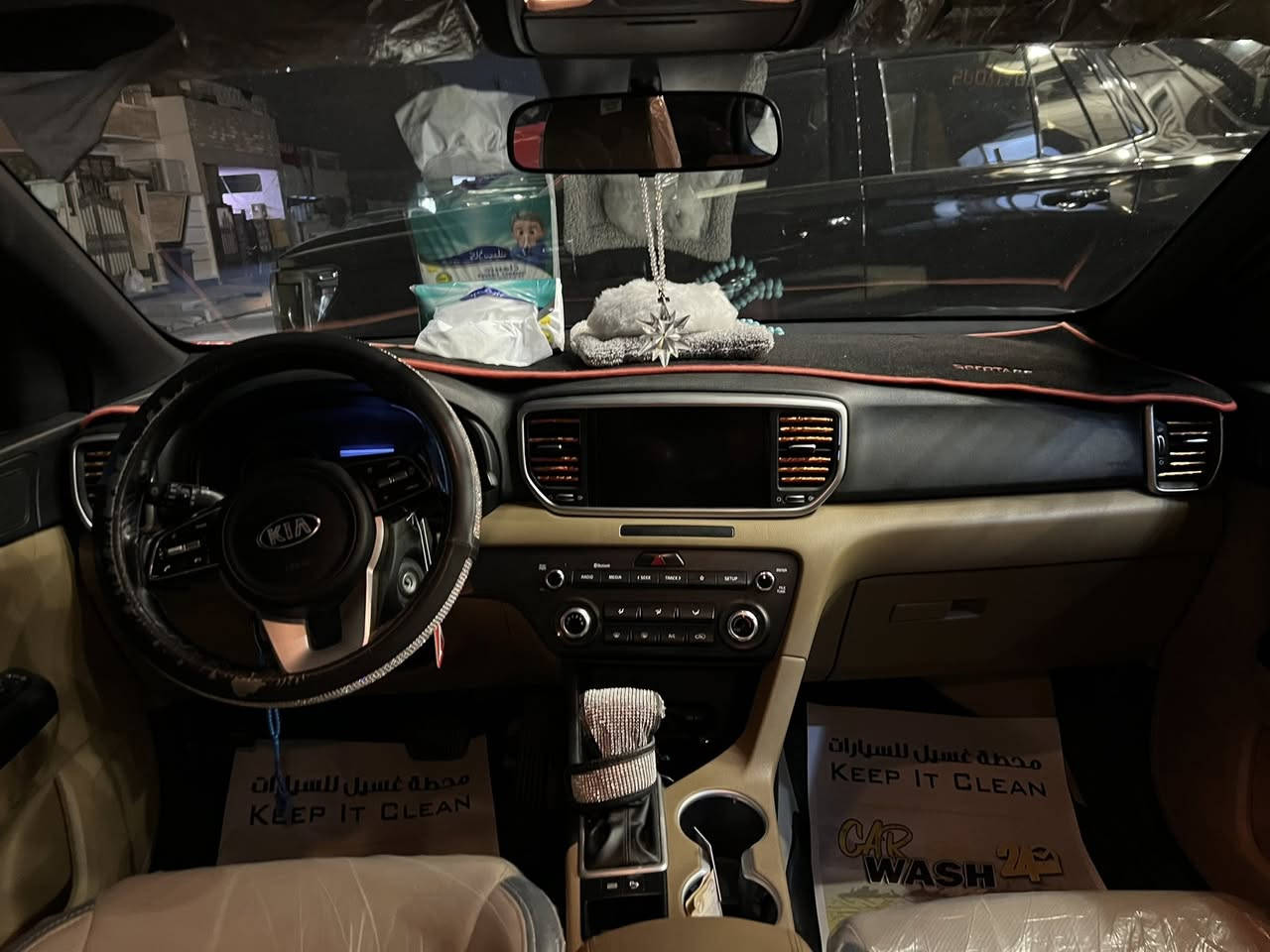 السلام عليكم 
للبيع كيا سبورتج 2021
وارد خليجي 
ماشيه 40الف كيلو حقيقي قابل للزياده
السياره نظيفه جدا 
عدا طخه بسيطه كما موضح ب الصور 
السياره كفاله كير ومكينه وحداديه 
السياره رقم بغداد
جاهزه بدون نقص برغي 
مواصفات الاعتياديه الشركه العامه 
اشاير مري  
شاشه 
كامره 
حساس خلفي 
داخل السياره جدا نظيف    
مكان السياره بغداد/ الدوره_ الاثورين 

السعر الاتصال او المراسله واتساب على الرقم // ***********
