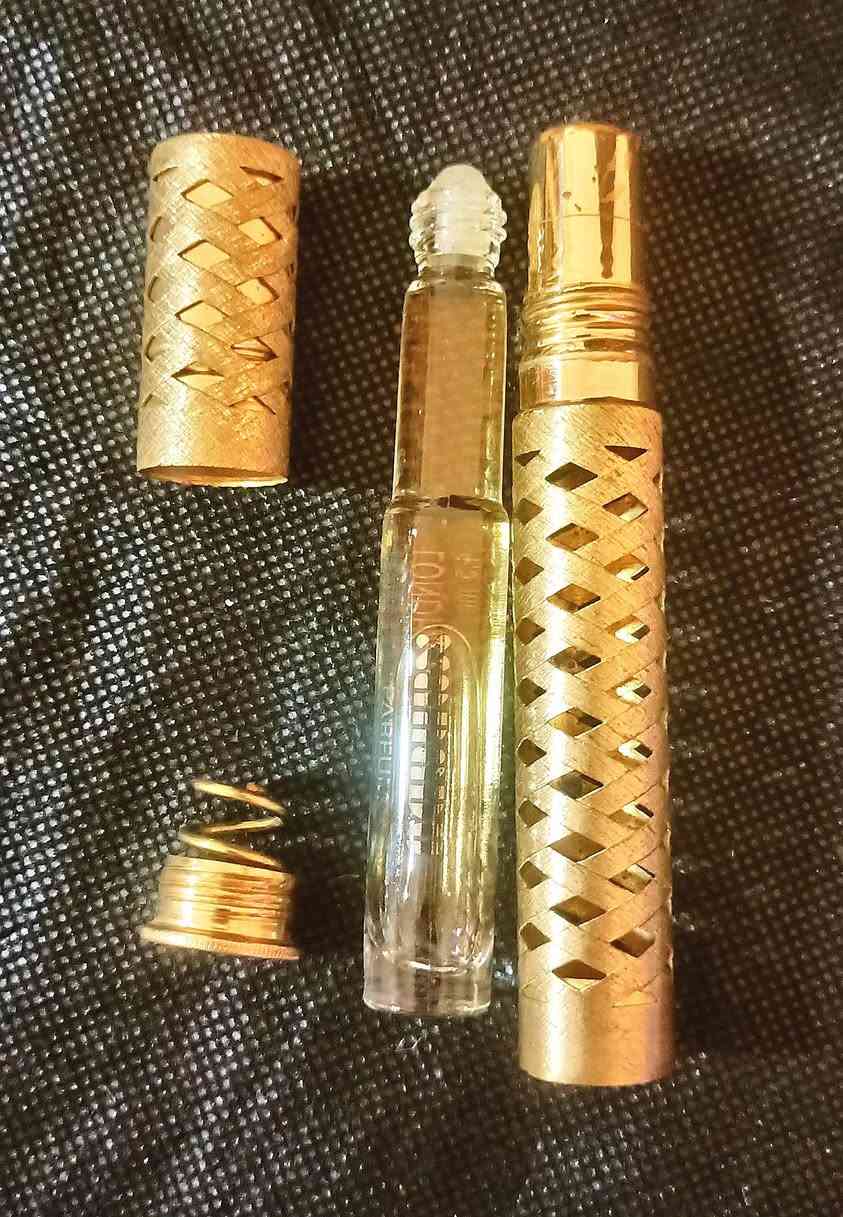مجموعه فريده من العطور الفرنسيه 👑 
بعضها يحتوي علي نسب من العطر والآخر قابل للتعبئه


**إذا كنت صاحب هذا الإعلان وتريد حذفه لأي سبب، رجاءا أرسل رسالة إلى الدعم الفني**