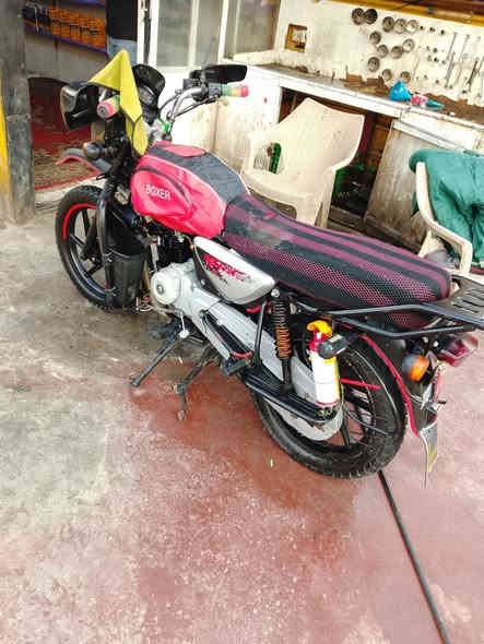 دراجة بوكسر مديل 22 نازله 23 مكينه خرسه  لا تنقيص لا تبخير )
(وراقه صوليات)    ستخدام شخصي 
مكاني بلديات  سعر 1450 بيه مجال. ***********
