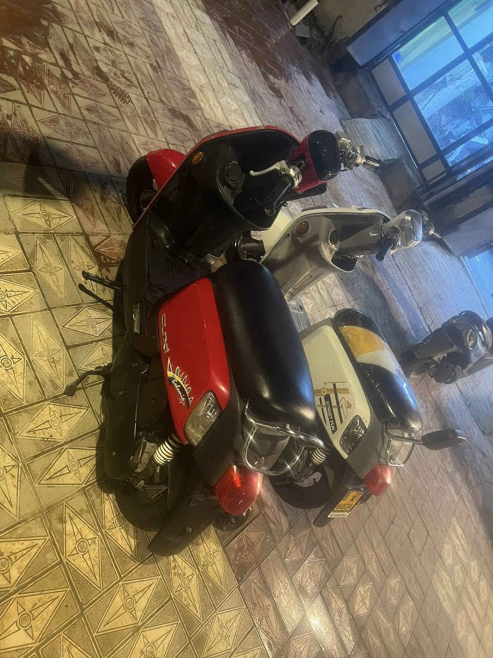 ماكس مسطرا حاويه 
لبيع 
سوك  الشيوخ 
***********
