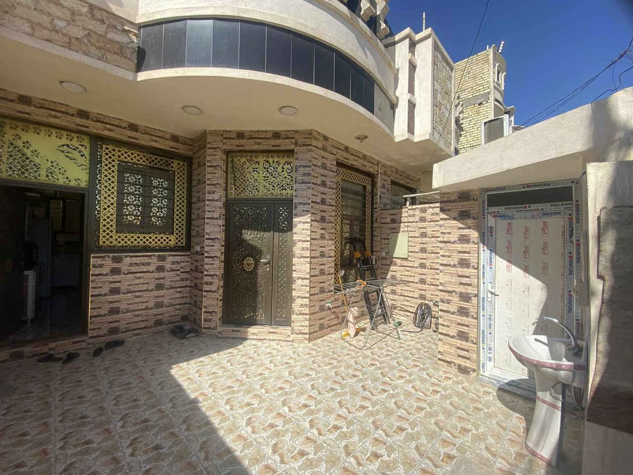 🕋بسم الله الرحمٰن الرحيم 🕋

👋السلام عليكم ورحمة الله وبركاته👋

🏪يعلن مكتب انمار للعقار

🌄الانبار قضاء الفلوجه

🏡 بيت 

#للبيع الشهداء قرب جامع الهجرتين البيت يطل على ساحة 

🚧 بناء طابوك 

📐المساحه 125 م 
 
 

📃طابو صرف سند تحويل ملكيه بسم شخص واحد 

🛣️شارع 10 م

🏠طابقين  بناء 2022 

🔵استقبال 
🔵مطبخ 
🔵غرف عدد 2 +صحيات +صاله طابق ثاني 
🔵مناور عدد 2
🔵صاله 
🔵صحيات 2

 

💲#السعر المعلن 110 مليون من قبل صاحب العقار وقابل للتفاوض 

ملاحظه يرهم مراوس اذا اكو شي مناسب بالجغيفي الثانيه او بغير مكان 

🧑‍💻عزيزي عندك عقار وتريد تبيعه باسرع وقت راسل صفحتنه نلبي لك طلبك 🙏♥️

⁉️للاستفسار اكثر مراسله صفحتنا او زياره المكتب انمار للعقار الواقع على شارع 60 مجاور مطعم  نفر بخاري  ومجاور المطعم وكوفي بلاك ساراي شارع السكلات او الاتصال 

☎️***********☎️كورك 
☎️***********☎️ واتساب  

⁉️اذا كنت تملك عقار وترغب في نشره مراسله صفحتنا او زياره المكتب انمار للعقار او ارسال المعلومات على الواتساب ☎️👆

⁉️الاسعار المعلنه في مكتبنا تحدد من قبل البائع وليس المكتب ونجمع البائع والمشتري وجها لوجه لاتمام عمليه البيع

⁉️متابعه ولايك للصفحه ليصلكم كل ماهو جديد فضلاً وليس أمراً

♥️طابت أوقاتكم بكل خير ♥️
