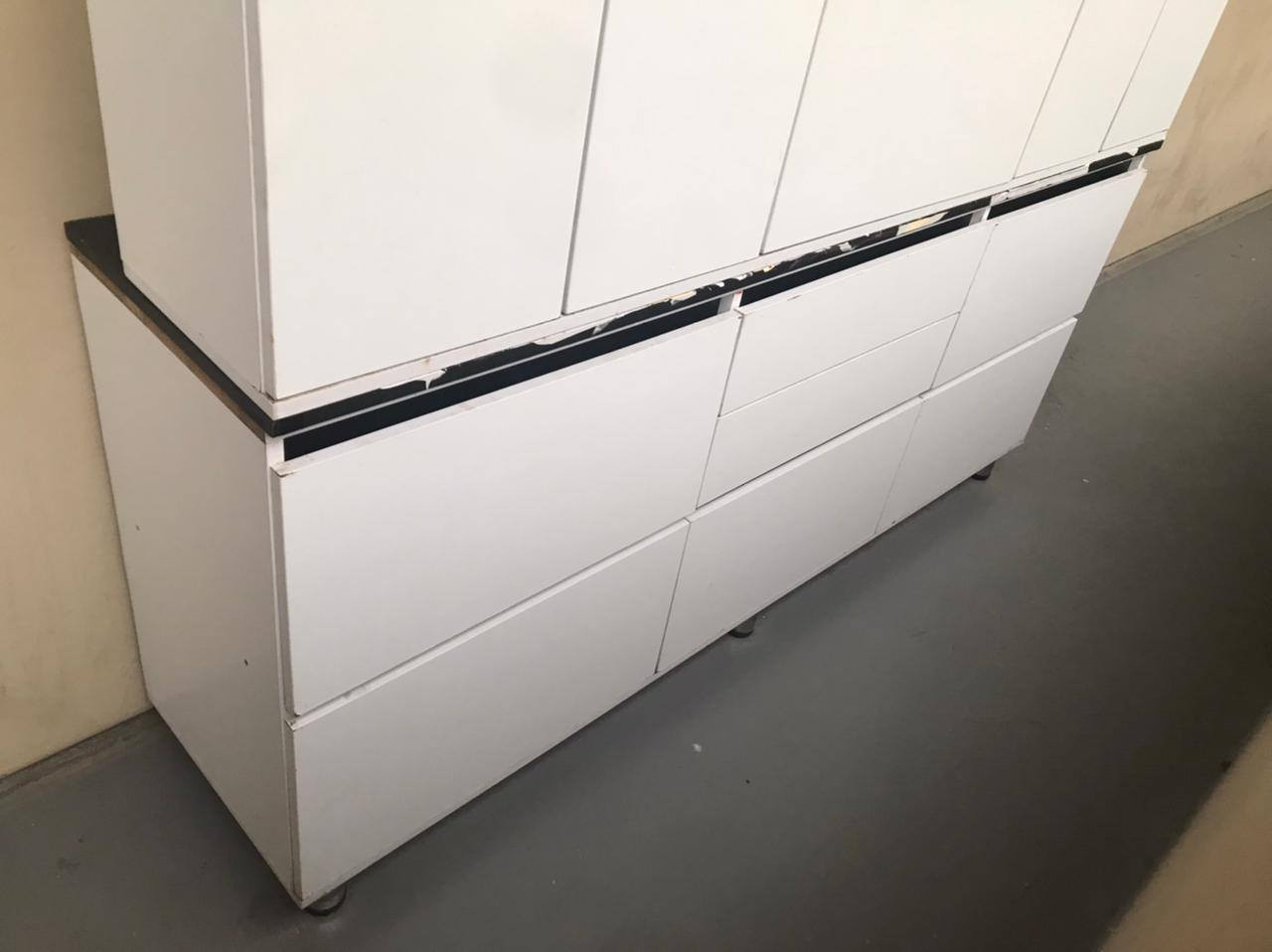 السلام عليكم كاونتر للبيع مستعجل شغل ثكيل اي عيب مابي فوك وجوه السعر 250 للتواصل *********** بي واتساب للعلم هذا مفتوح يعني منفصل اني مخلي واحد فوك الثاني يرهم شرقي ويرهم غربي
