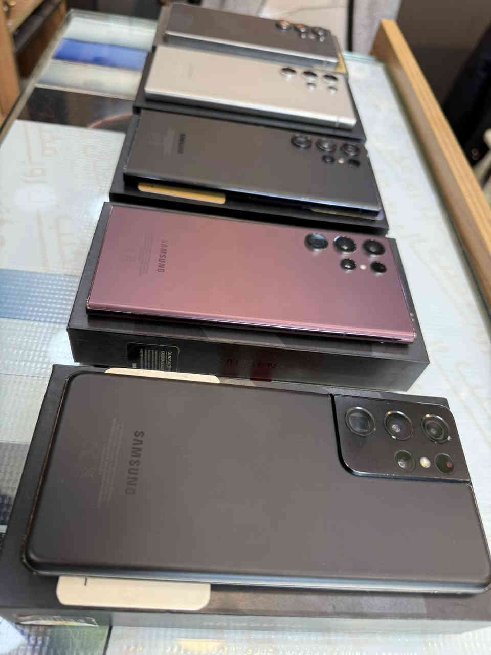 سامسونك S25 الترا ذاكرة 256 وكالة
سامسونك S24 الترا ذاكرة 512 وكالة
سامسونك S24 الترا ذاكرة 256
سامسونك S23 الترا ذاكرة 256 
سامسونك S22 الترا ذاكرة 256
سامسونك S21 الترا ذاكرة 256

جميع الاجهزة ضمان فحص وضمان استخدام 

يوجد خدمة توصيل 🚚 جميع المحافظات 

رويال للاتصالات
بيع وشراء الاجهزة الجديدة والمستخدمة
جميع الاجهزة الموجودة لدينا ضمان حقيقي 48 ساعة
الديوانية شارع المصورين شارع مصور سومر 
للتواصل الاتصال
 ***********
