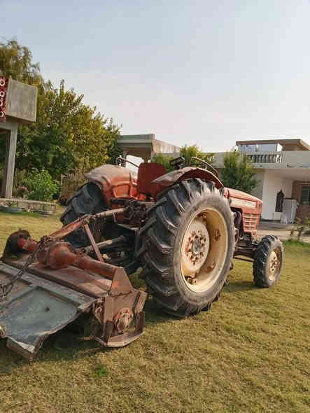 مكينه ينمر نضيفه بمعنى الكلمه محرك وكير مكفوله تخم تاير جديد مع رفاسه كهربائيات شغاله ومامتعوبه المكان صلاح الدين يثرب الاستفسار..***********
