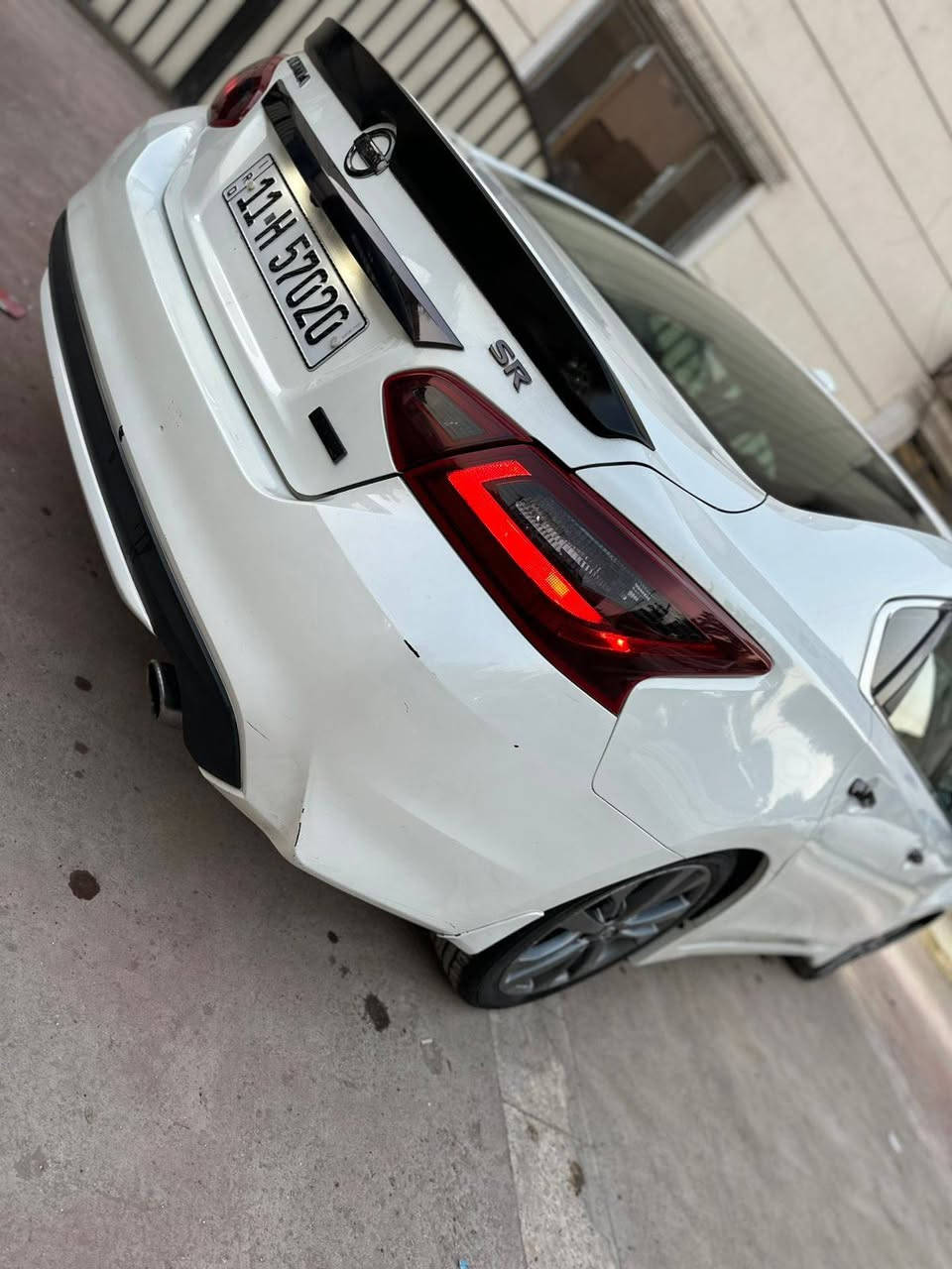 حادثها كلش بسيط بدون ايرباك. رقم بغداد هزة وارقم جديدة بأسمي 

بصمة تشغيل وتشغيل عن بعد 
شاشة كبيرة تدعم كار بلي  وكامرا
كشنات جلد وكرسي السايق كهرباء بهن خط ازرك
كراسي الامامية تدفئة
ويل حجم 18 مال sr وتخم تاير جديد
لايتات زينون عالي وناصي وبلوجكتر 
رادار ومثبت سرعة 
شفتات ستيرن 
الداخل مطعم بكاربون فايبر 
السيارة بدون نواقص جاهزة 
مكاني بغداد الدورة 
السعر 135 $
0790170044
*********** بغداد, العراق
