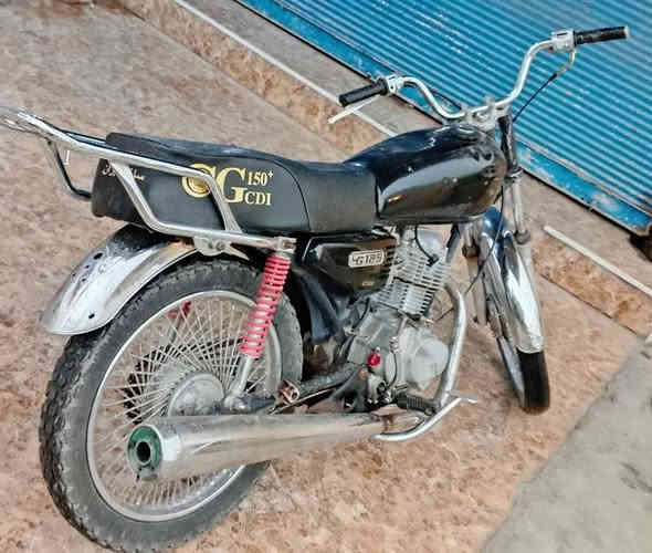 سلام عليكم دراجه ارشه للبيع
شلعة ومعدل فول رياضي

 #السعر 250 وبي مجال #اوراق موجودة 

مكاني شهربان ***********
