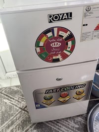 ثلاجة صغيرة • نضيفه • مستخدمة