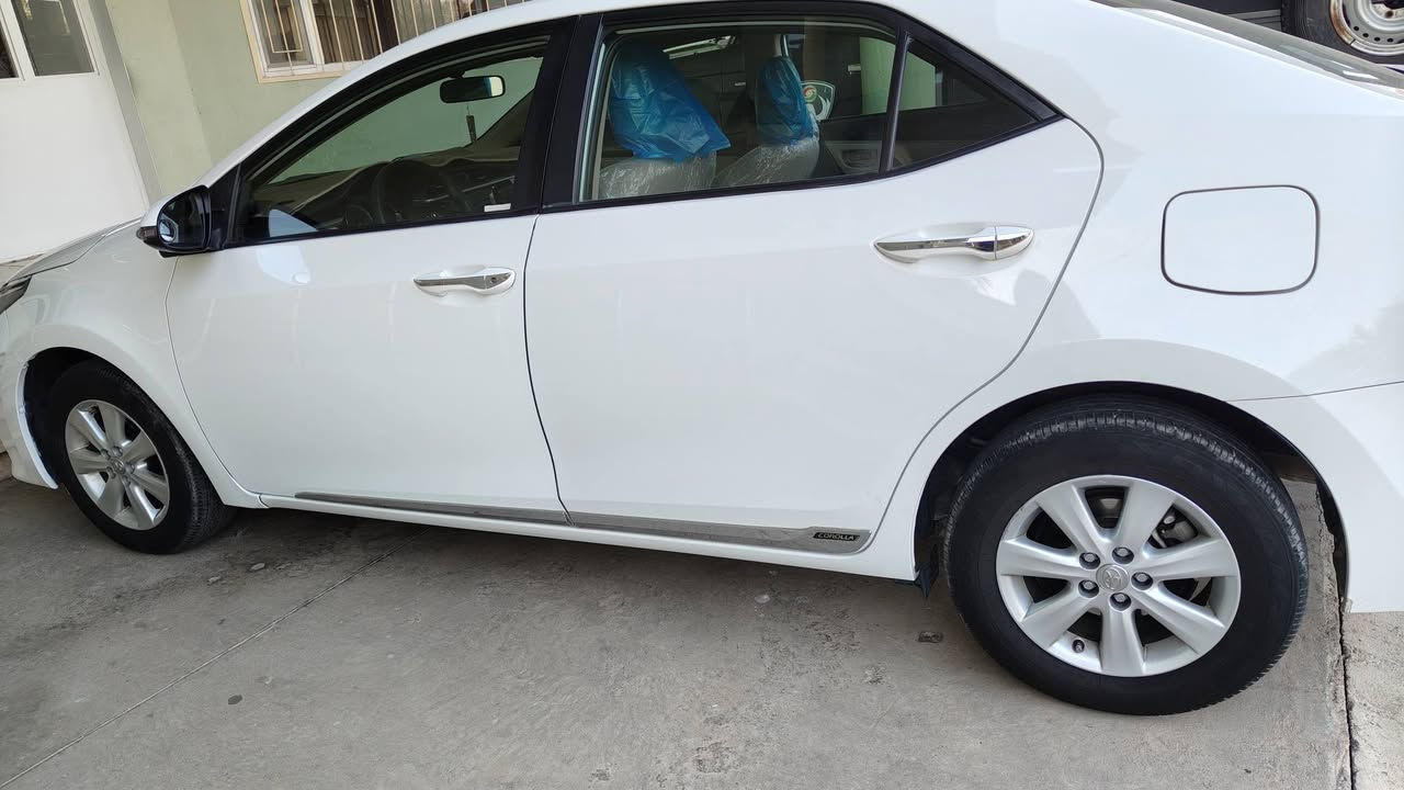 تويتا كرولا موديل 2016محرك 20 ماشيه 129الف بدون سبوخ بدون تعديل محريك كير شرط سياره نفس شريك سنويه جديد تايرات جديد سعر 155مجال رقم موبايل ***********
