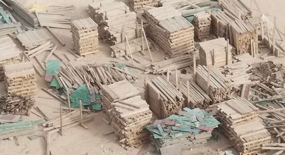 السلام عليكم 

للبيع في كربلاء …. للبيع في كربلاء 

1- بلايووود مغلون نظيف جدا مختلف القياسات ( اشرطة وستندر ) 
سعر القطعة الستندر 20 الف دينار  . 
سعر القطعة المقاصير 18 الف دينار .

2- سير خشب قياس ٤ انج (10*10) سم مختلف القياسات من ١ متر لغاية ٢ متر 
سعر المكعب 350,000 دينار  . 

3- فخات نجارية
قياس 1 م سعر القطعة 2,500 دينار 
قياس 1,2 م سعر القطعة 3,500 دينار

4- خيارات سكلة 
سعر القطعة 1,500 دينار  . 

5- قفيص سكلة سعر القطعه 3,000 دينار. 

للاتصال أو  واتساب : ***********
مهندس محمد 
كربلاء المقدسة
