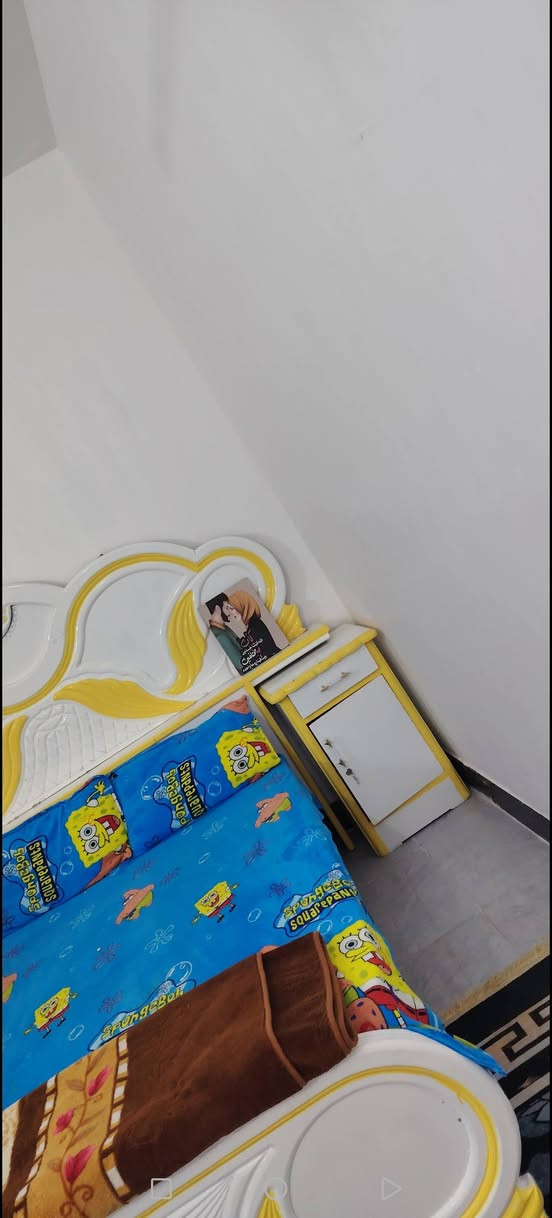 بيت زراعي200 م بناء 2025 بلوك كهربائي غرفتين 5×4 هول 6×4 مجمع غرف4×4 مطبخ4×4 ديوانيه 6×4 حمام 🛀 عدد 2  شوارع سبيس 8متر تقريبا +ماي وكهرباء 5خطوط  +مولد الاسكان الصناعي البوعظم بين الجسرين عبر سكه القطار شارع تبليط السعر 47  الاتصال صاحب البيت ***********.
