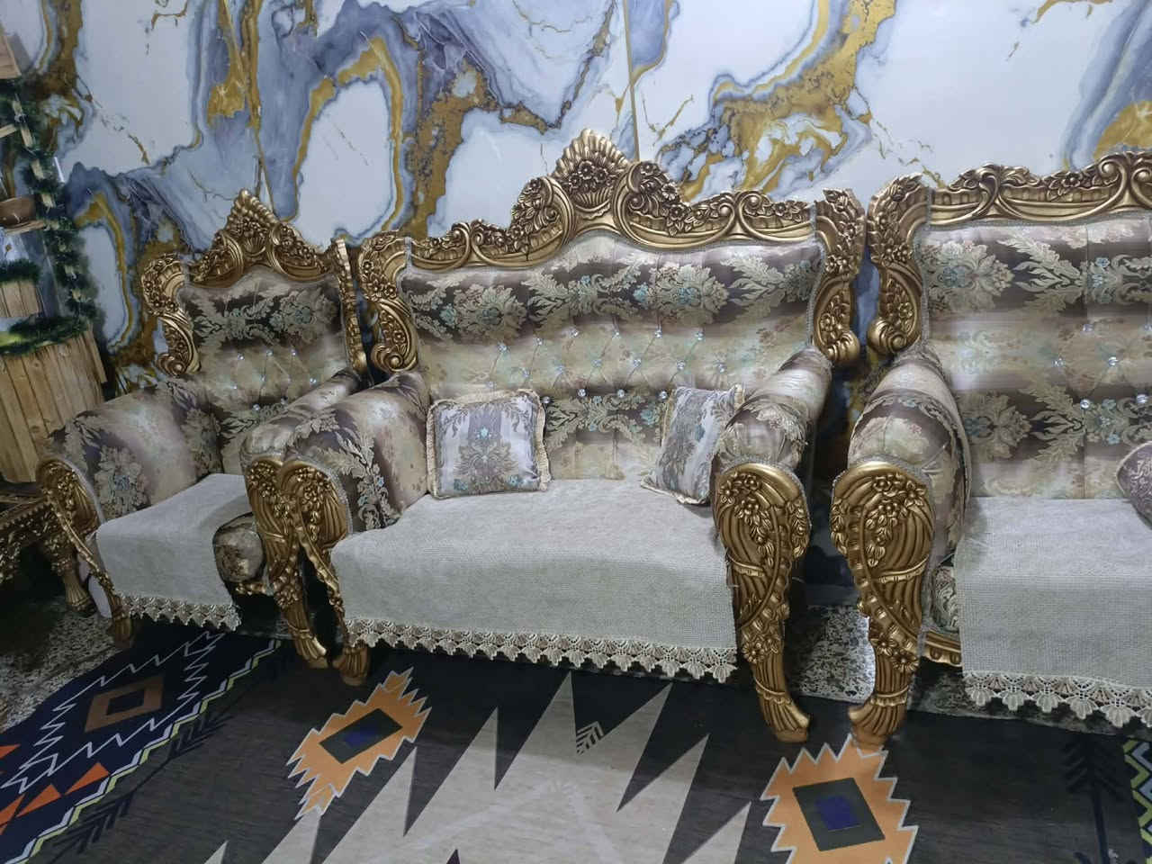 للبيع تخم ملكي راقي
تخم ملكي عدد ١٠ مقاعد مع الكوشات والطبلات النظافة فول مثل الجديد تماماً بدون ضرر السعر ٥٥٠ قفل ٥٢٥
📍 المكان: بغداد – الطالبيه


**إذا كنت صاحب هذا الإعلان وتريد حذفه لأي سبب، رجاءا أرسل رسالة إلى الدعم الفني**