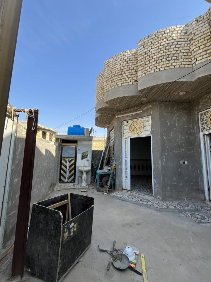 يالله السلام عليكم.بيت طابو زراعي سند 25 مكان البيت مثلث الكلابين قرب سكله ابو جعفر وحيدر ابو الغسل.مكان البيت اول فرع بل شارع ثالث بيت. مساحه البيت 210 البيت كامل
ملاحضه البيت ينباع مع الغراض الموجوده بل صوره. السعر 60مليون البيت مابي اي نقص.
للاستفسار اتصل على الرقم ***********.
