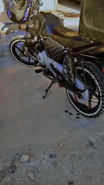 سلام عليكم بوكسر موديل 22نازلة بل 23كفالة عامة خير من ألله مرقم رقم نكليزي السنوية بسمي ثاني يوم تحول مامشمولة بل هزة رايدهة ب2700وبيهة مجال مكاني لأمين لثانية رقمي***********
