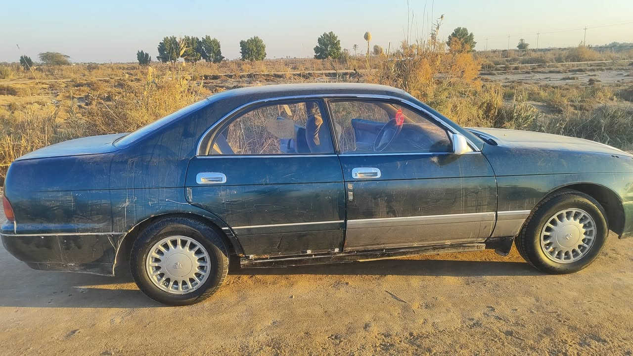 السلام عليكم شباب سياره بطه للبيع موديل2000 السنويه منتهيه صار لها سنه راعيها يريدل يحول سياره حلوه بطه متصل سعرها 40 وبيها مجال او مراوس عادي المكان البصره الدير النشوه *********** واتساب ***********
