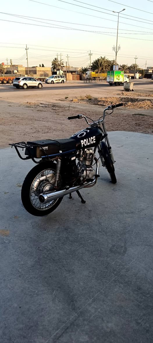 سلام عليكم
نامة شلامجة دراجة حلوة ونظيفة حربيه مال فصلات شرط الفصلة نص ساعة رايدها ب 340 وبيها مجال وهذا رقمي ***********
