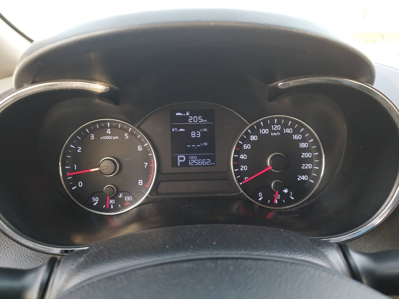 كيا سيراتوا موديل 2014
السيارة ماشية 125.700
السيارة ماخذهة زيرو على ايدي واستخدامي الها جدا قليل خلال اليوم مثل ما لاحظتوا عداد المشي
بيهة ضربة بسيطة بين الباب والجاملغ الايسر وراجعة بارد
السيارة مابيهة صبغ 
رقم اربيل 
داخل لونين اسود ورصاصي
السيارة بدون مواصفات، فقط حساسات خلفية 
كير ومكينة مكفولة تماما وبدي كذلك 
السعر 120 
المراسلة ***********
مكاني النجف
