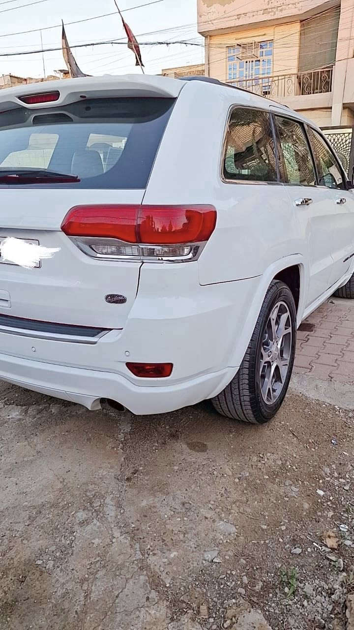 سلام عليكم جيب 2020 خليجي
كراند شيروكي فه📍  اوفر لاند 
السعر ابلاش جوه السوك 265
 
 
اعله موصفات
جكات 
ورقم مميز سليمانيه بسمي الجديد 
السعر 265

 
الموديل : 2020 . (خليجي) . 
المحرك : V6.  3.6L .
العداد:78 الف m  

سياره جديده بمعنى الكلمه 
* المواصفات : داخل مشمشي    . . 
* نقطة عمياء .
* دفع رباعي 4x4 . 
* فرش المقاعد من الجلد . 
* المقاعد الأمامية كهربائية .
* ذاكرة لحفظ وضعيات الجلوس . 
* المقاعد الأمامية وخلفيه مع تدفئة . + تبريد 
* ويل قياس 20 انج 
* مقود السائق كهربائي . 
* تدفئة ستيرن . 
* سقف بانوراما .
* شاشه 8.4 انج .
* نظام الملاحة (GPS) . 
* نظام خاص للطرق الوعرة . 
* مصابيح امامية زنون . 
* المصابيح الأمامية مع LED لايت . 
* كشافات الضباب زنون . 
.* تشغيل عن بعد .
* صندوق كهربائي .
*  حساسات أمامية . 
*  حساسات خلفية .
* كاميرا خلفية .
* بخاخ ماء لتنظيف المصابيح الامامية .
* مرايا بخاصية التعتيم الذاتي . 
* مرايا جانبية قابلة للطي كهربائيا . 
* بلوتوث تلفون . 
* محدد سرعة . 
* نظام تشغيل واطفاء اوتماتيكي للمحرك للتوفير من صرف الوقود .
مكاني بغداد📍
بيها حادث طخات قطعتين راسلني واتساب ادزلك صور والسونار وتدلل 
للتواصل او الاستفسار

 ***********
