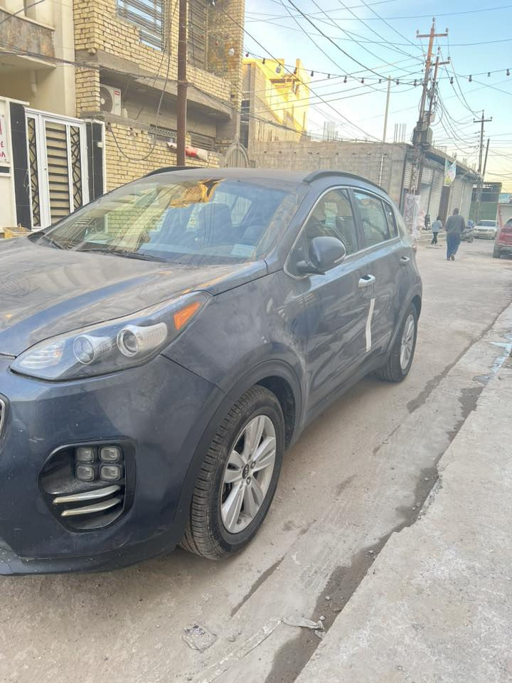 سبوتج 2018 LX بيع أو مراوس 
وارد أمريكي حادث جدآ بصيط صور الحادث مرفقه

اشاير با المري مري شفط

تبريد ثلج

حساس امامي حساس خلفي
محرك 2400gdi
دفع رباعي AWD
ثلاث انضمه قياده ايكو و نورمل و سبورت
 نضام نزول منحدرات
تشغيل سويچ 
مقاعد مخمل بلاديات
شاشه أندرويد و ابل كار بلي
ماشيه 70miالف 
رقم بغداد        السعر 155و بيه مجال جدآ بسيط
مكان السياره بغداد 
***********رقم الهاتف 
موجود واتساب
