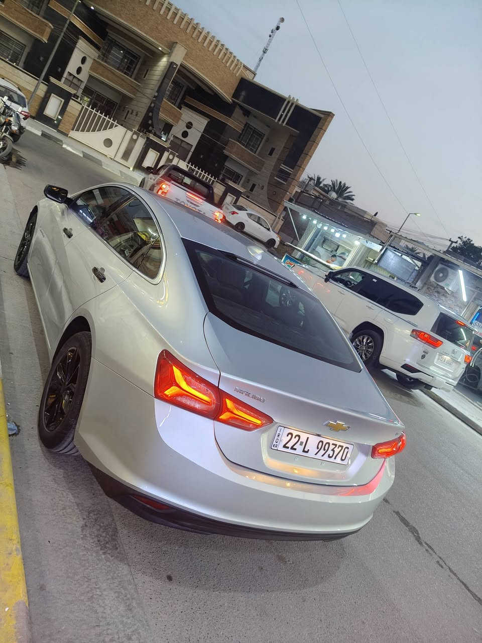 شوفرليت ماليبو 2022 LT
للمراوس فقط
السياره وارد امريكي
حادثه فقط بنيد من فوك مبدل ومصبوغ راديترات مراوح بلاديه شرط الفحص
وبيهه خشم الجاملغ على كد اربع اصابع بارد مال رجعة الايت ممبينه بالصور
واكو طخه صغيرة بالجاملغ الخلفي مال دراجه 
لا واكع صبغ ولا ابد وهم ممبينه بالصور
بدون شاصي بدون لغد ايرباك ستيرن فقط راجع سستم 
السياره مشي امريكا 44 ميل وحاليا 78 ميل
السياره رقم اربيل بأسمي  9/1/2025
رقمته على ايدي بأسمي وهاي صورهه وصور الحادث وصور السيارة اول مادخلت للعراق
مواصفات
بصمة تشغيل
بصمات ابواب
تشغيل عن بعد
اوتو ستوب
هاندبريك بصمه
شاشه كبيره
كامره دواره
كشن سايق كهرباء
بكلايتات لد بلادي
مري كهرباء
تدفئة كشنات
محرك 1500
السياره جاهزه مجهزه بدون اي نقص 
رقم شاصي
1G1ZD5ST6NF148019
السعر 135$
***********
***********
