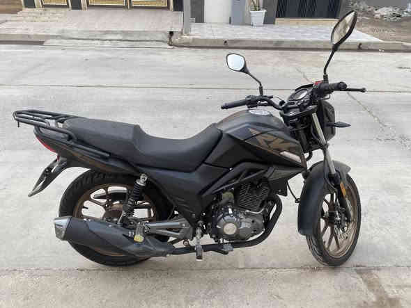 دراجة RK200

للبيع مرقم سنوية  باسمي تحويل ثاني يوم

ماشي فقط 2500km

يعني زيرو

بيه جلخ بسيط مثل ماموضح باخر صورة

السعر 2.500.000
مليونين ونص

مكاني موصل

لاستفسار تواصل خاص او اتصل 
***********
