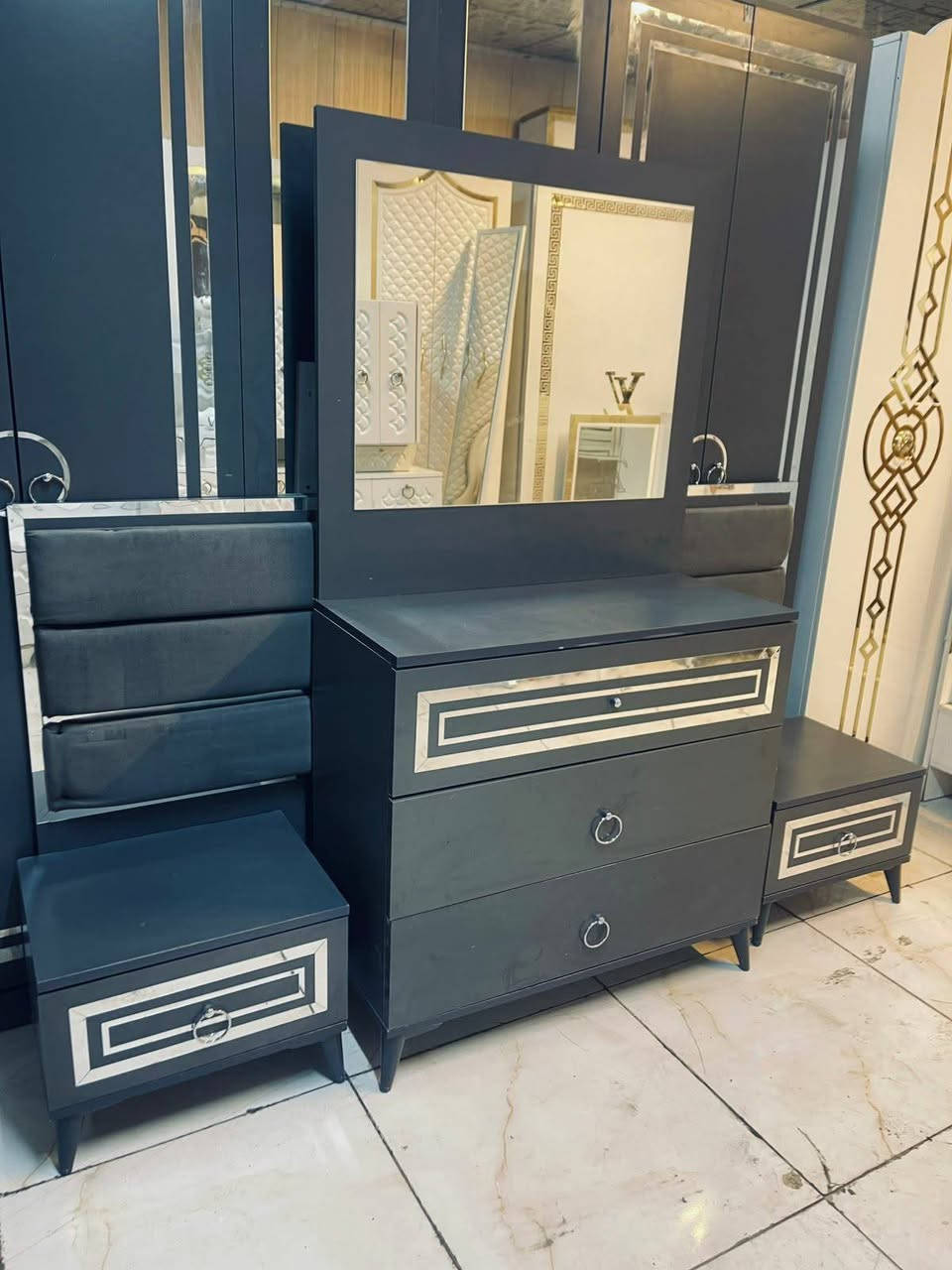 غرفه ترڪي سعرر 450عنوان بغداد حجز واتساب فقط  ***********
