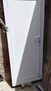 باب • للبيع • سعر خاص