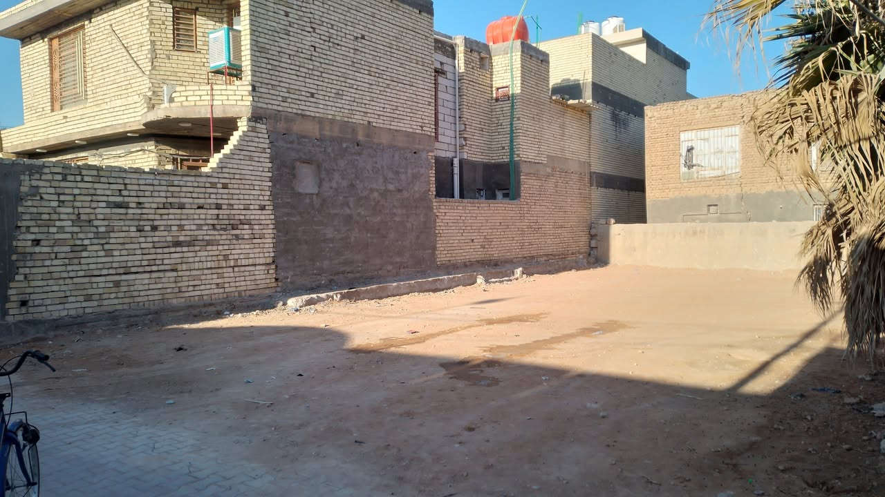 قطعة طابو ملك صرف بسمي مساحه 200م كربلاء الحر حي العسكري الكابينات  200م قرب المدارس شراي خابرني وتدلل *********** حسين الاسدي اخوان مو دلال
