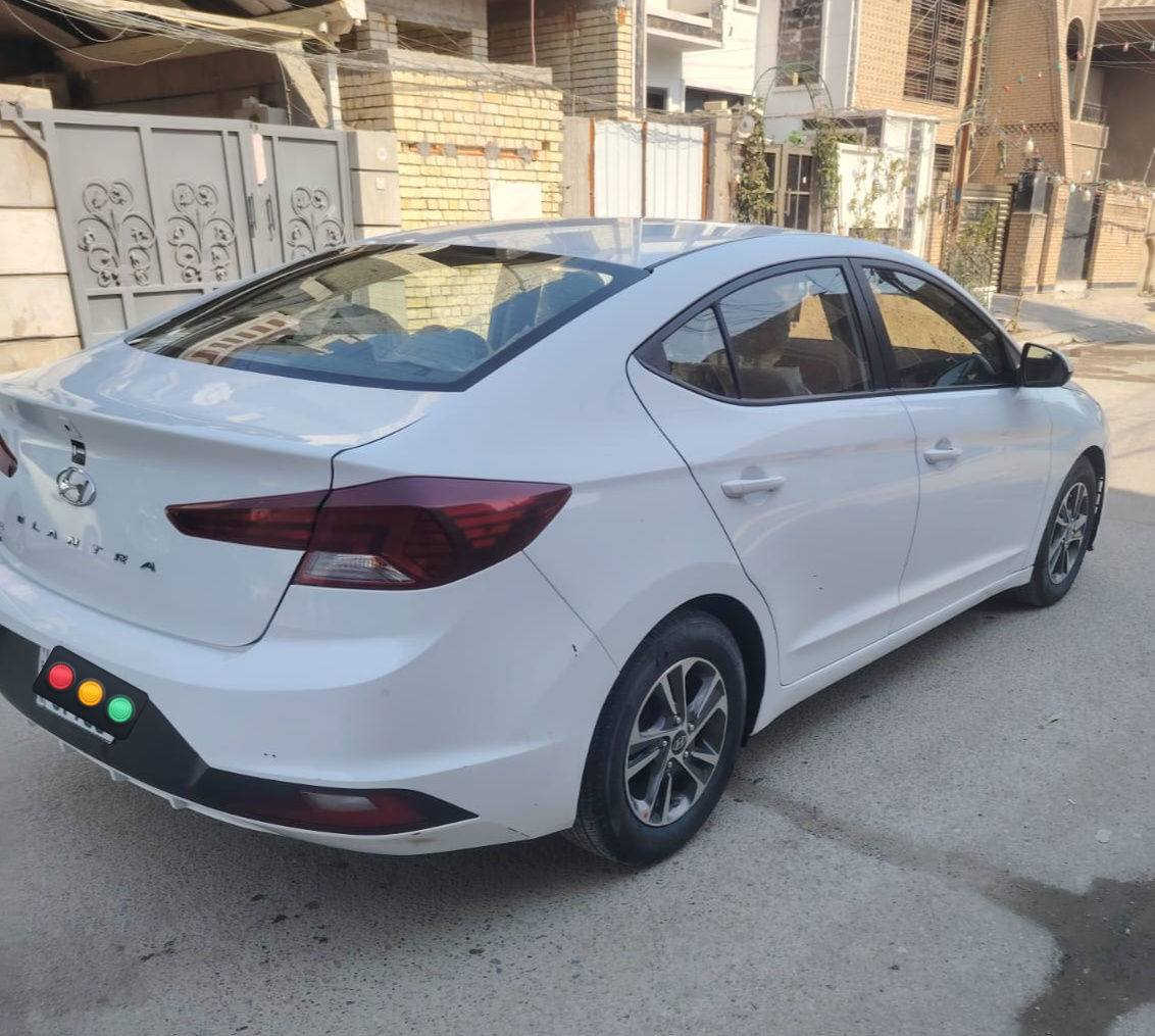 السلام عليكم الانتره 2020 رقم بغداد انكليزي بسمي كفاله عامه من الضربه ولتبديل
كير عادي 7 نمر تخم تاير جديد ماشيه 65 كيلو وليسه ميل مكاني بغداد البلديات *********** للاتصال
