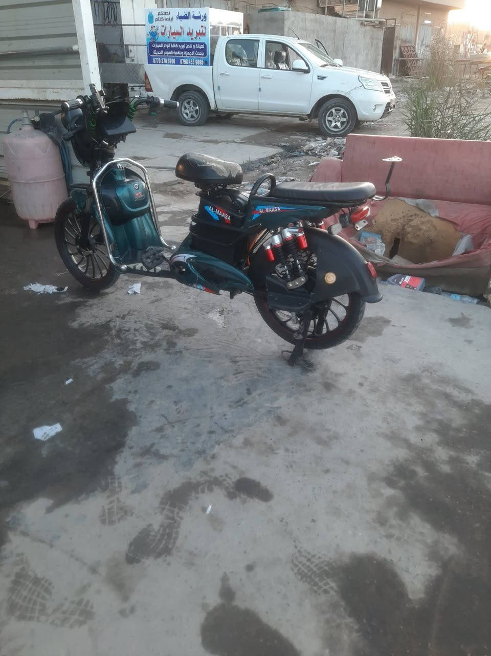 سلاك عليكم دراجة شحن نضيفة تخبل مابية نقص موديل 2023 باتريات جديدة  مكاني الشعب رقم ***********
