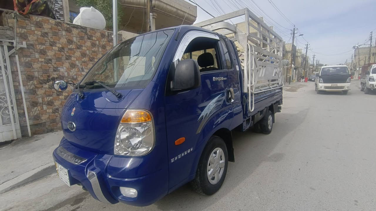 كيا بنكو  موديل 2007 محرك 3000 مفتوح
محرك كير اكسن مكفول 
مكفولة من ضربة وكص صبغ مكانات بصيطة اثر جراد 
شاصي مكفول 
تبريد 🥶 ثلج 
شاشة +كامرة خلفية 
تخم تاير امامي خلفي جدد 
قطرة اخياس مابيهة 
جاهزة من كل النواحي 
رقم بغداد مشروع وطني سنوية لغاية 28 تحويل مباشر 
السعر 85$
مكاني بغداد مدينة الصدر الاورفلي 
رقم الهاتف ***********
