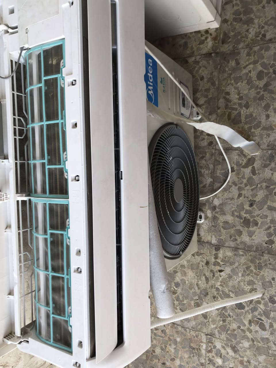 بيع شلع فقط
سبلت ميديا طن ونص انفيرتر جديد جداً فقط  بي عطل بلكرت الخارجي .

سبلت توسوت 1طن 

خارجية هاينسيز 2طن بلادي 

جارجية كري 2طن غاز 410 بلادي 

السعر : 600 الف 

العنوان /بغداد /حي اور 
***********
