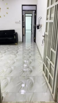 شقة حي حطين شارع الاطباء قرب شارع السفارات/مساحة الشقة ١٠٠متر تحتوي عل...