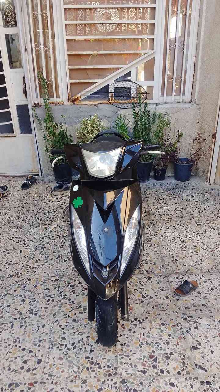 سلام عليكم دراجه جديده مختمه كلهه  شلعه ومعدل تاكل الشارع ***********المكان الشعب
