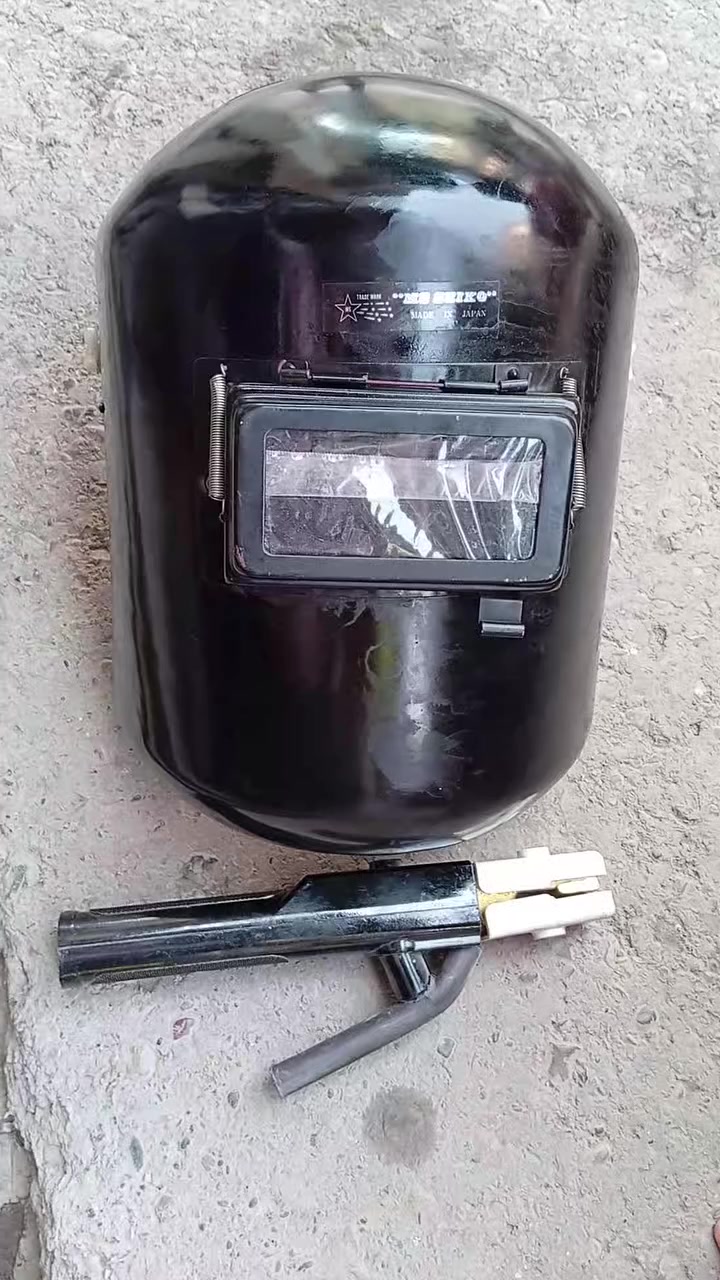 سلام عليكم يدة للحم اصلي مع قناع فايبر كلاس موسسة سعر ٣٥عراقي بغداد ***********
